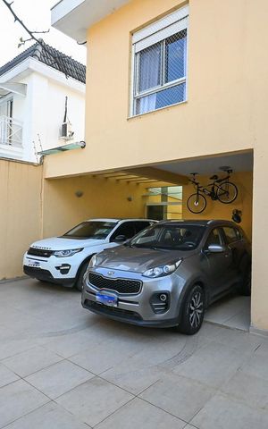 Casa à venda com 480m², 5 quartos e 5 vagasGaragem