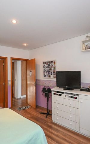 Casa à venda com 480m², 5 quartos e 5 vagasSuíte 3