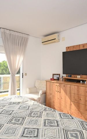 Casa à venda com 480m², 5 quartos e 5 vagasSuíte 4