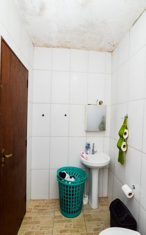 Casa à venda com 230m², 2 quartos e 1 vagaBanheiro