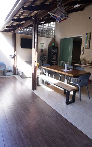 Casa de condomínio à venda com 193m², 4 quartos e 2 vagas