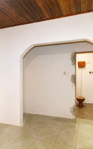 Casa à venda com 420m², 3 quartos e 2 vagas Casa à venda com 420m², 3 quartos e 2 vagasSala