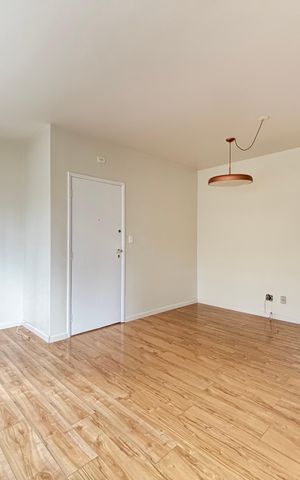 Apartamento para alugar com 112m², 2 quartos e 1 vaga Apartamento para alugar com 112m², 2 quartos e 1 vagaSala