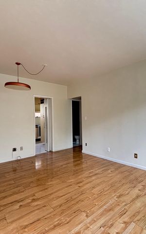 Apartamento para alugar com 112m², 2 quartos e 1 vaga Apartamento para alugar com 112m², 2 quartos e 1 vagaSala