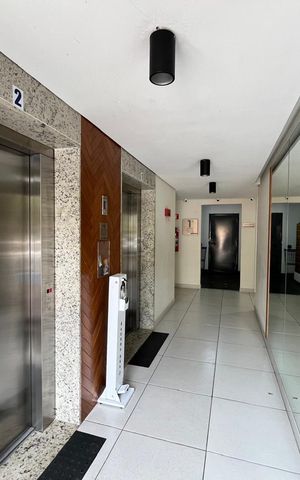 Apartamento para alugar com 55m², 2 quartos e 1 vaga Apartamento para alugar com 55m², 2 quartos e 1 vagaHall