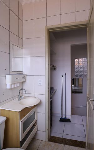 Casa de condomínio à venda com 75m², 2 quartos e 1 vagaBanheiro