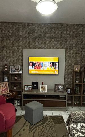 Casa à venda com 138m², 3 quartos e 2 vagas Casa à venda com 138m², 3 quartos e 2 vagasSala