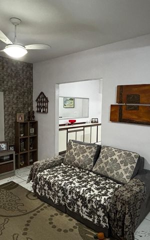 Casa à venda com 138m², 3 quartos e 2 vagas Casa à venda com 138m², 3 quartos e 2 vagasSala