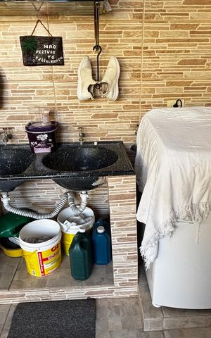 Casa à venda com 138m², 3 quartos e 2 vagas Casa à venda com 138m², 3 quartos e 2 vagasÁrea de Serviço