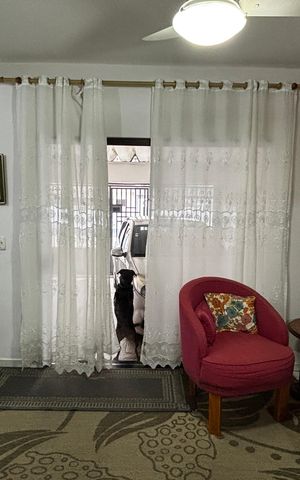 Casa à venda com 138m², 3 quartos e 2 vagas Casa à venda com 138m², 3 quartos e 2 vagasSala
