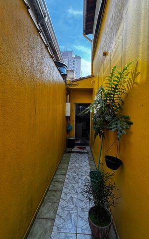 Casa à venda com 138m², 3 quartos e 2 vagas Casa à venda com 138m², 3 quartos e 2 vagasCorredor