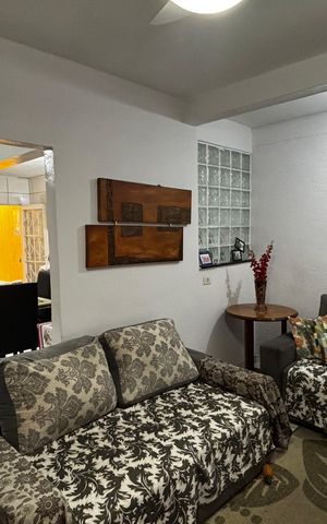 Casa à venda com 138m², 3 quartos e 2 vagas Casa à venda com 138m², 3 quartos e 2 vagasSala