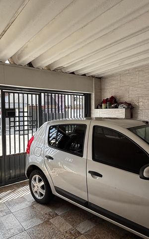 Casa à venda com 138m², 3 quartos e 2 vagas Casa à venda com 138m², 3 quartos e 2 vagasGaragem