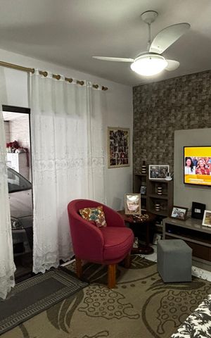 Casa à venda com 138m², 3 quartos e 2 vagas Casa à venda com 138m², 3 quartos e 2 vagasSala