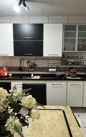 Casa à venda com 138m², 3 quartos e 2 vagas Casa à venda com 138m², 3 quartos e 2 vagasCozinha