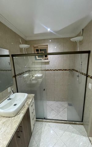 Casa à venda com 150m², 3 quartos e 4 vagasBanheiro