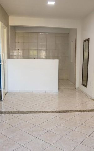 Casa à venda com 420m², 2 quartos e sem vaga Casa à venda com 420m², 2 quartos e sem vagaSala