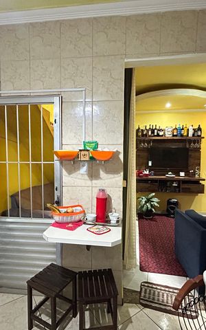Casa à venda com 70m², 2 quartos e 1 vaga