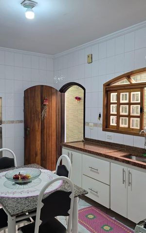 Casa à venda com 596m², 3 quartos e 2 vagasCozinha 