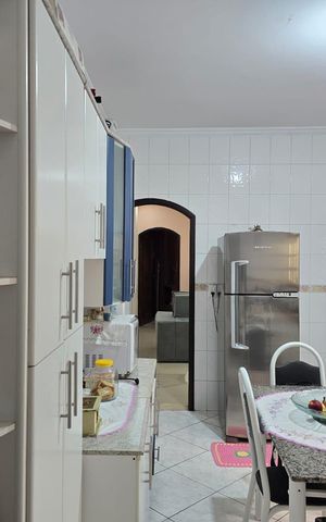 Casa à venda com 596m², 3 quartos e 2 vagasCozinha 