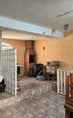 Casa à venda com 596m², 3 quartos e 2 vagasÁrea de Serviço e Churrasqueira 