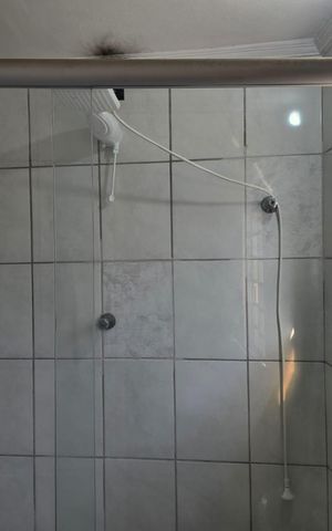 Casa à venda com 596m², 3 quartos e 2 vagasBanheiro de serviço