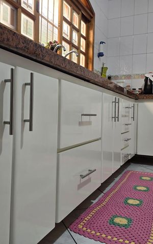 Casa à venda com 596m², 3 quartos e 2 vagasCozinha 