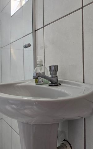 Casa à venda com 596m², 3 quartos e 2 vagasBanheiro de serviço