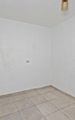 Casa à venda com 40m², 1 quarto e sem vagaSala