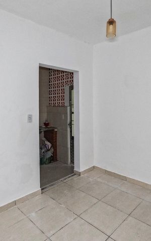 Casa à venda com 40m², 1 quarto e sem vagaSala