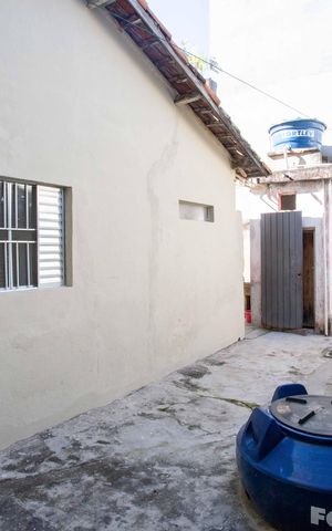 Casa à venda com 120m², 2 quartos e sem vagaQuintal