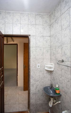 Casa à venda com 120m², 2 quartos e sem vagaBanheiro