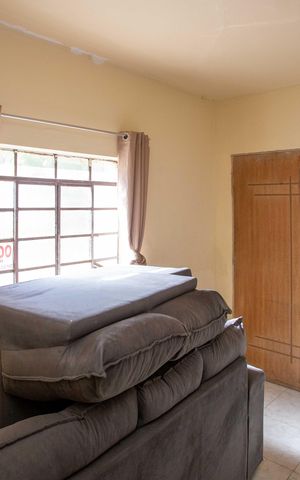 Casa à venda com 120m², 2 quartos e sem vagaSala
