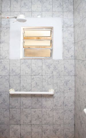 Casa à venda com 120m², 2 quartos e sem vagaBanheiro