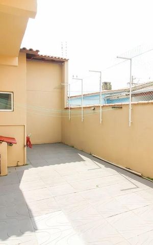 Casa à venda com 169m², 3 quartos e 3 vagas