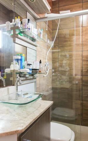 Casa à venda com 169m², 3 quartos e 3 vagas Casa à venda com 169m², 3 quartos e 3 vagasBanheiro 1
