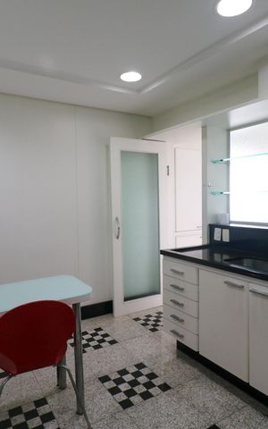 Apartamento à venda com 120m², 3 quartos e 3 vagas Apartamento à venda com 120m², 3 quartos e 3 vagasCozinha