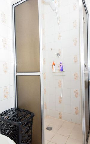 Casa à venda com 213m², 3 quartos e 2 vagasBanheiro do Quarto 1
