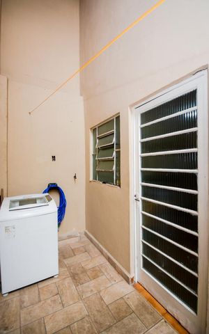 Casa à venda com 213m², 3 quartos e 2 vagasÁrea de Serviço