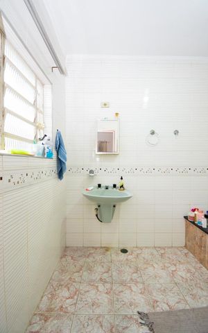 Casa à venda com 213m², 3 quartos e 2 vagasBanheiro da Suíte