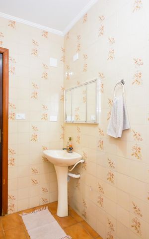 Casa à venda com 213m², 3 quartos e 2 vagasBanheiro Social