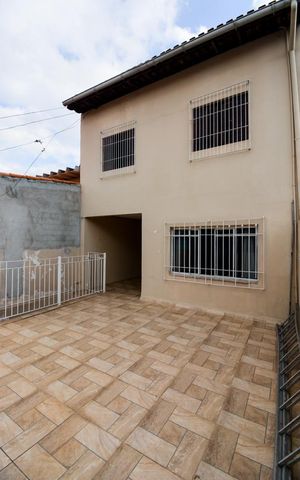Casa à venda com 213m², 3 quartos e 2 vagasVaranda