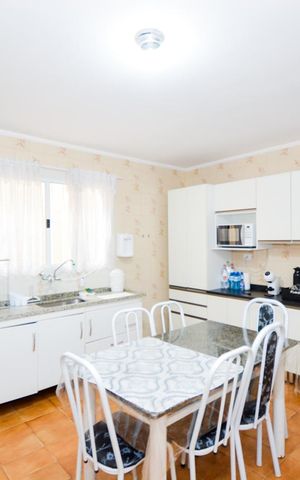 Casa à venda com 213m², 3 quartos e 2 vagasCozinha