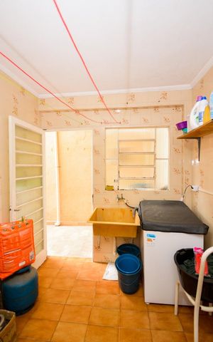 Casa à venda com 213m², 3 quartos e 2 vagasÁrea de Serviço