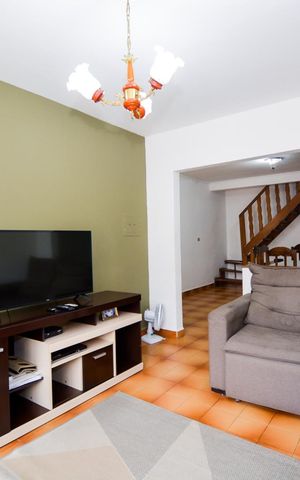 Casa à venda com 213m², 3 quartos e 2 vagasSala