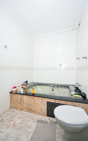 Casa à venda com 213m², 3 quartos e 2 vagasBanheiro da Suíte
