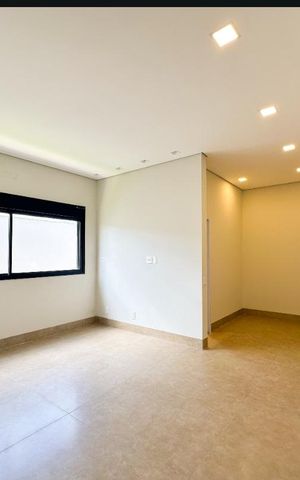 Casa de condomínio para alugar com 217m², 3 quartos e 3 vagas Casa de condomínio para alugar com 217m², 3 quartos e 3 vagasSuíte
