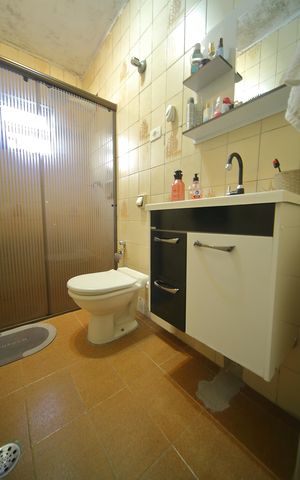 Casa para alugar com 249m², 4 quartos e 5 vagasBanheiro da  Suíte 