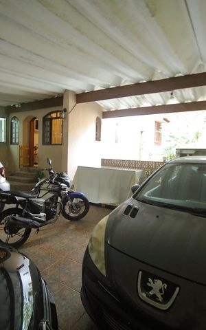 Casa para alugar com 249m², 4 quartos e 5 vagasGaragem 