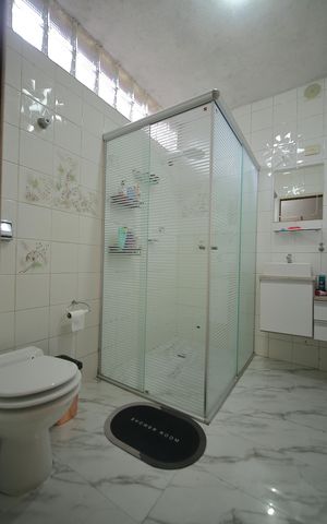 Casa para alugar com 249m², 4 quartos e 5 vagasBanheiro Social 
